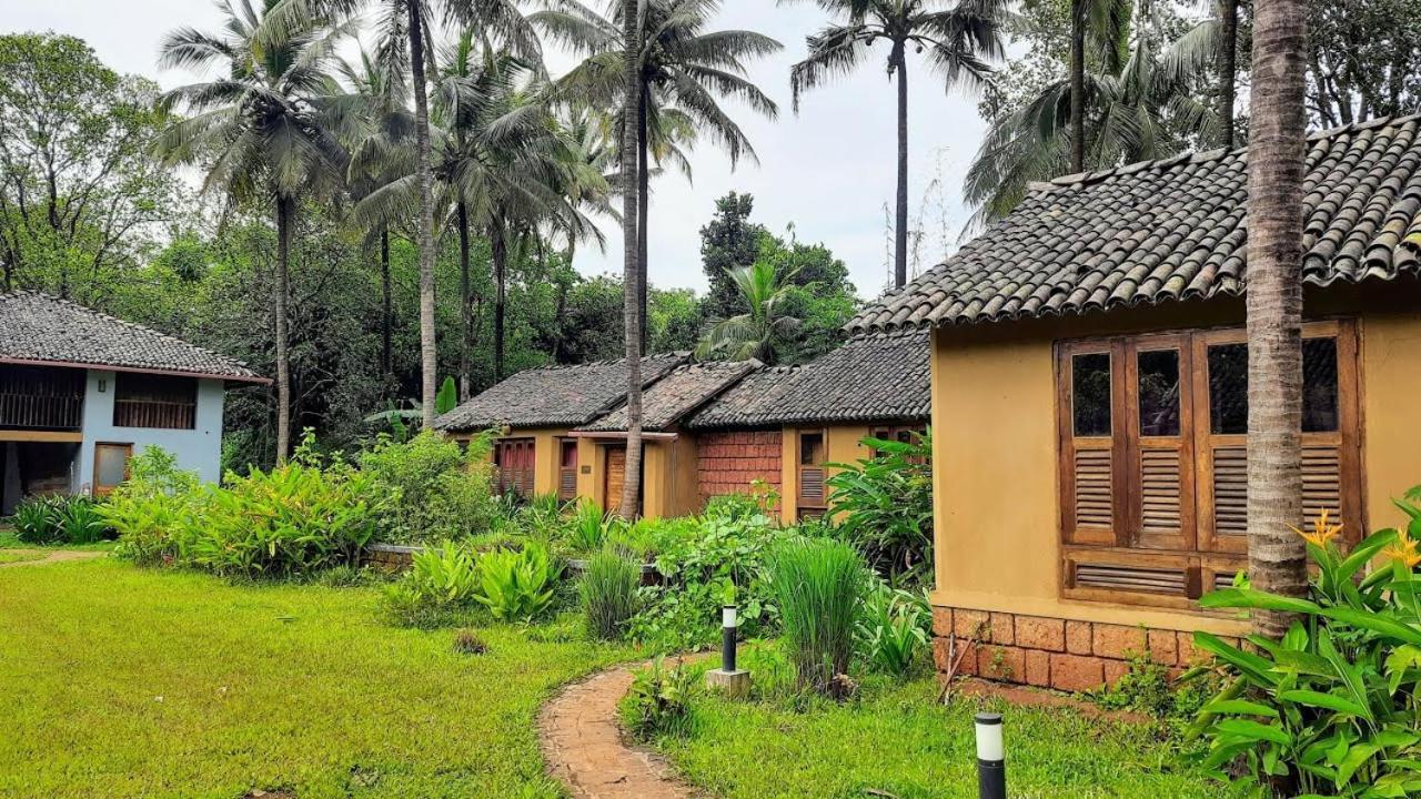 The Orchard Resort Belgaum Exteriör bild
